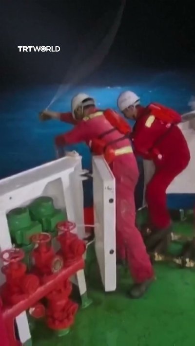 Vietnamese vessel sinks in South China Sea