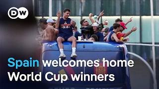 Over a million fans welcome Spanish team home after World Cup victory | DW News