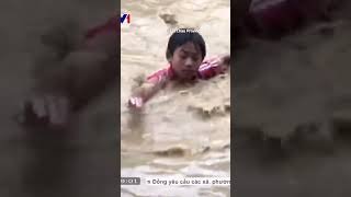 Deadly flash flood sweeps through Vietnamese village