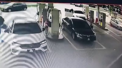 Incident In Klang Petrol Station CCTV