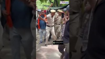 Black Ink Thrown At Abhijeet Dipke During Jantar Mantar Protest