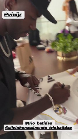 El nuevo look de Vinicius que está dando que hablar