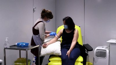 Ebola Humanitarian worker isolating at London Hospital