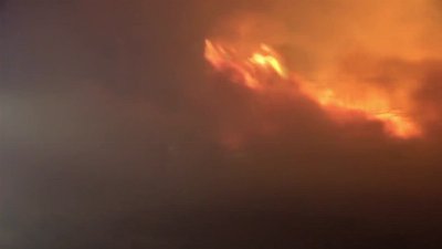 La UME continúa combatiendo el incendio más grande de la historia reciente de España