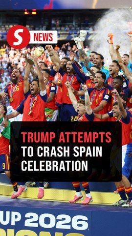 Boos as Trump and Infantino enter the field for World Cup trophy ceremony