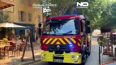 Wildfire spreads in southeastern France as firefighters battle blaze