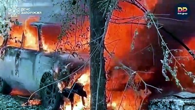 Incendios tras un mortífero ataque aéreo ruso en Zaporiyia, Ucrania