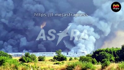 Rusia lucha por sofocar el masivo incendio en un almacén de Wildberries: helicópteros se suman a las labores de extinción
